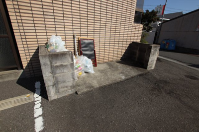 【その他共用部分】 | 茱萸木壱番館 | 敷地内ゴミ捨場