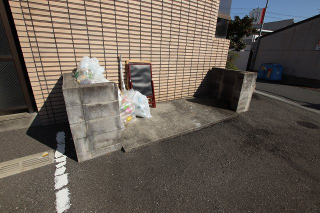 【その他共用部分】 | 茱萸木壱番館 | 敷地内ゴミ捨場