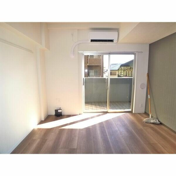 Ｈ＆Ｋ　ＫＡＳＨＩＷＡ　ＨＩＬＬＳの居間・リビング|ゆったり過ごせる居間です