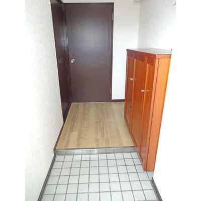 【玄関】 | サニーコート東中野 | 明るい玄関です