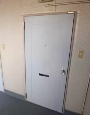 桂芳山ビルの玄関