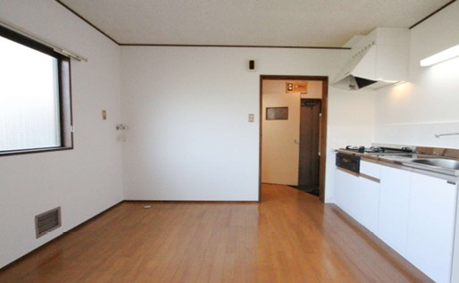 桂芳山ビルの居間・リビング