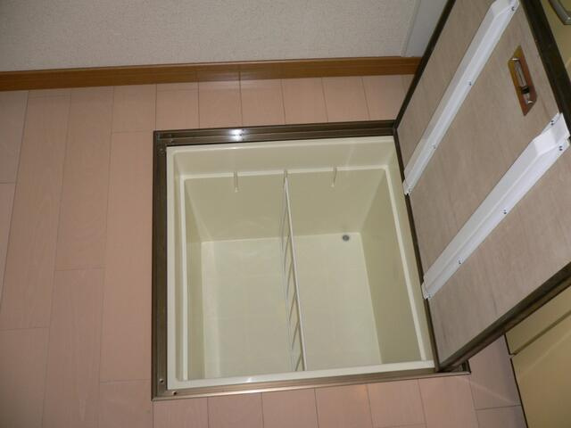 コンソラトゥールの収納