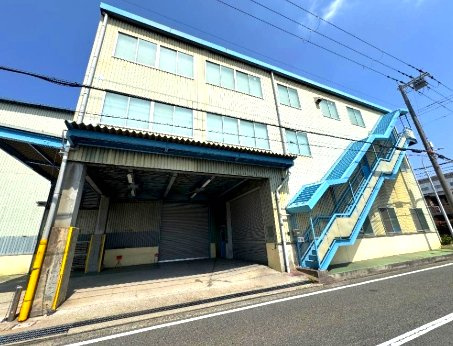 立昌三宝倉庫の外観