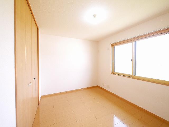 メゾンリヴェールの内装|明るい色調の室内です