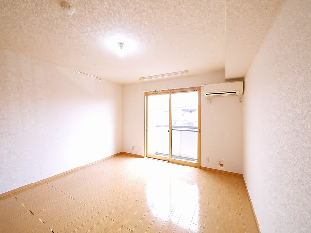 メゾンリヴェールの居間・リビング|おしゃれな居間です