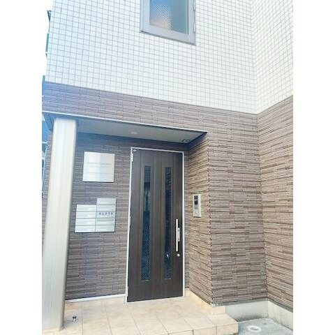 大和市中央林間４丁目の賃貸マンションのエントランス