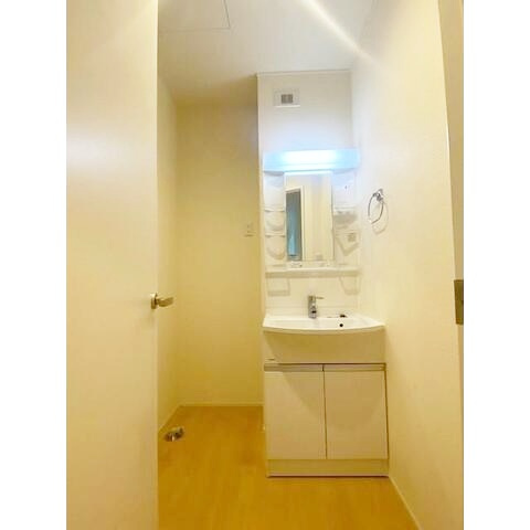 大和市中央林間４丁目の賃貸マンションの洗面所