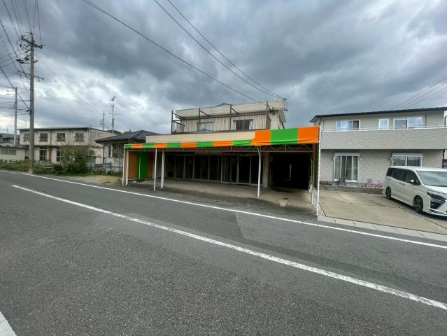 大垣市荒尾町　店舗付き住宅の外観