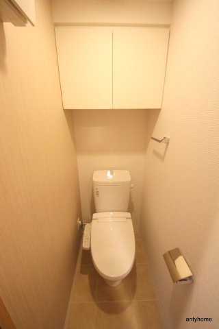 コンフォリア心斎橋EAST　仲介手数料無料のトイレ