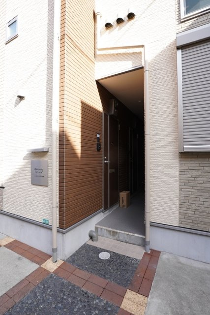 ハーモニーテラス中野のエントランス