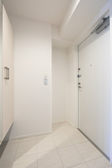 グロリアス西荻窪の玄関|※写真は同タイプ住戸です。