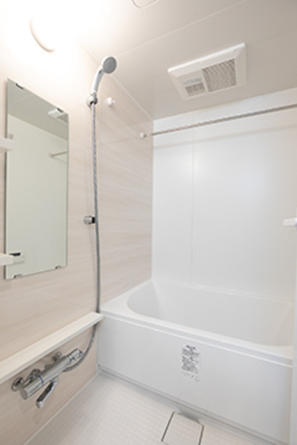 グロリアス西荻窪の浴室|※写真は同タイプ住戸です。
