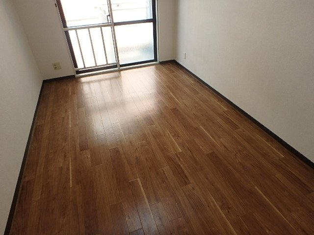 メゾンドール西荻窪の洋室