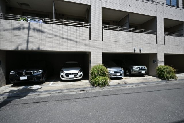 Ｂｒｉｌｌｉａ中野の駐車場