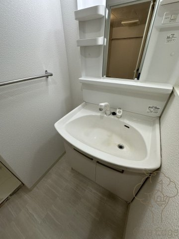 ルミエール北梅田の独立洗面台