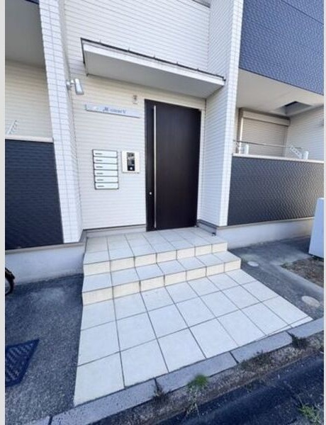 M-COURT Vのエントランス