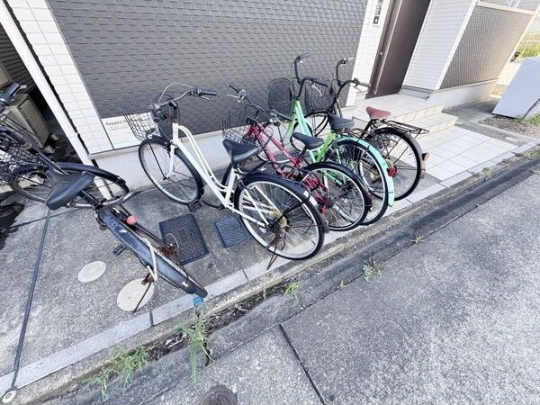 M-COURT Vの駐車場