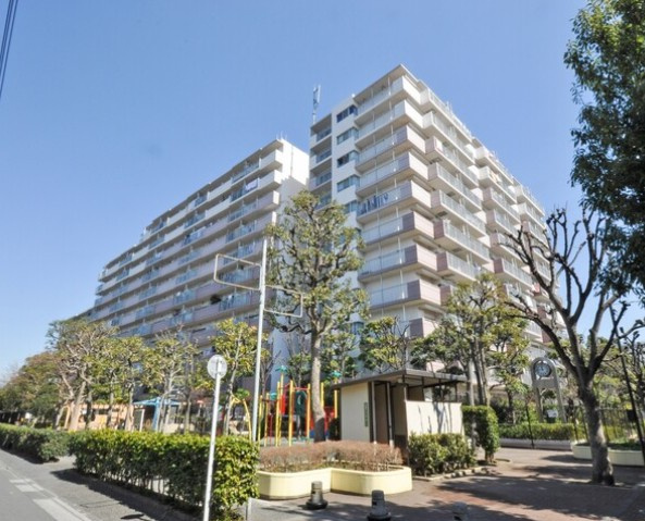 グリーンパーク上中里の外観|ドキドキの新生活も、安心してスタート。ぴったりの住まいを見つけませんか？クランディアが一緒に住まい選びをサポートします‼　まずは、お気軽にお問合せください　＃クランディア