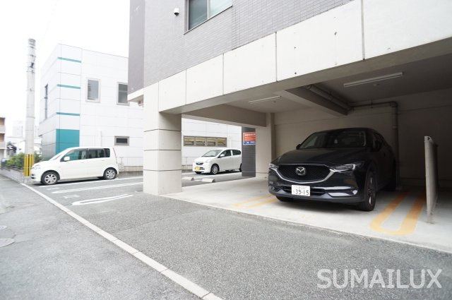 熊本市中央区本山１丁目の賃貸マンションの駐車場
