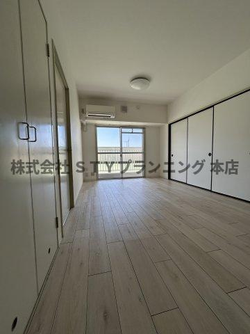 仲介手数料0円！アーバンドエル西春駅前　の居間・リビング