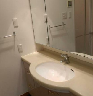 【独立洗面台】 | ジェイパーク桜新町 | 独立洗面化粧台が付いています