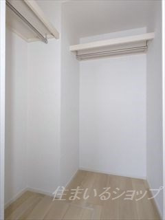 安芸高田市吉田町国司のアパートの収納|ウォークインクローゼット