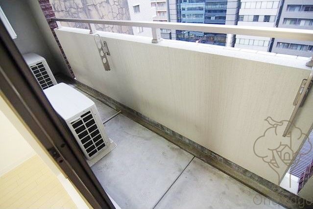 アーバネックス南森町のバルコニー