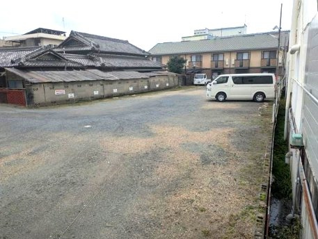 大峰南町店舗の駐車場