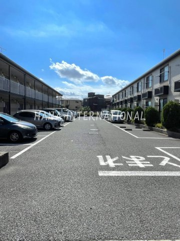 レオパレスＫＥＩの駐車場
