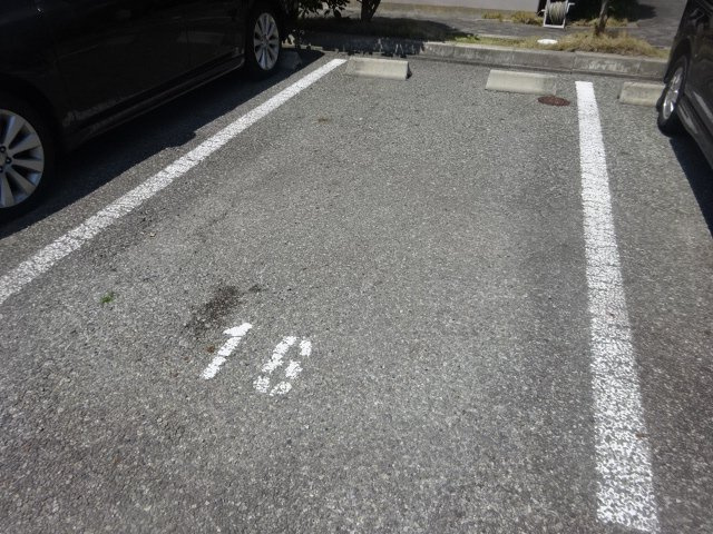 グランシャリオの駐車場