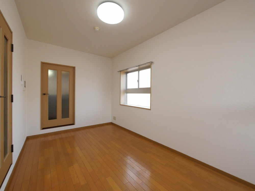 ディナスティ福島の居間・リビング