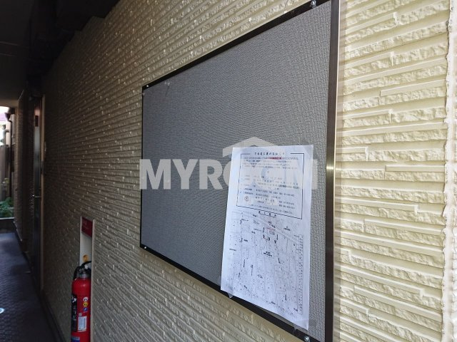 中野区中野５丁目のアパートのエントランス