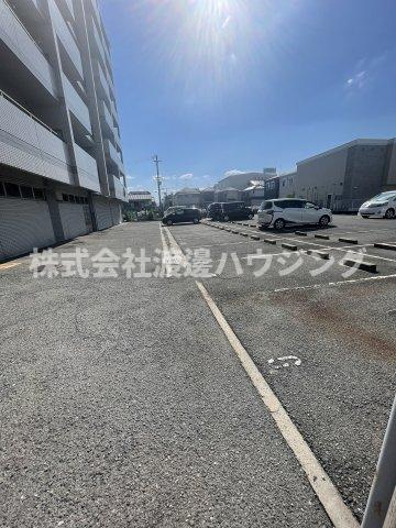 シャトークレールの駐車場