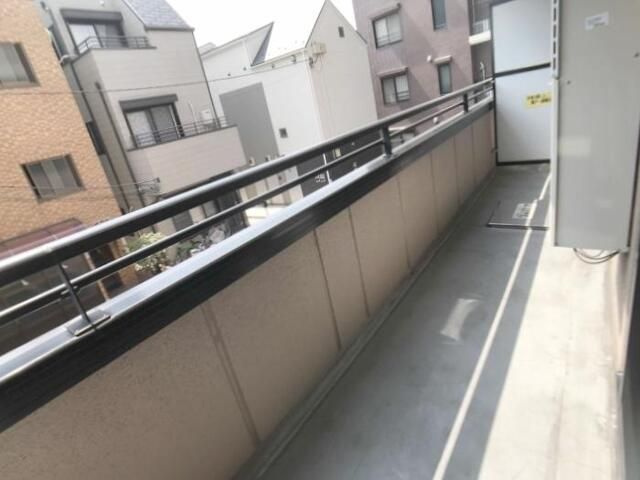 イーストコート町屋のバルコニー