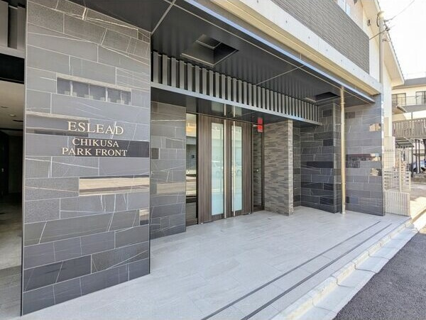 エスリード千種パークフロントのエントランス