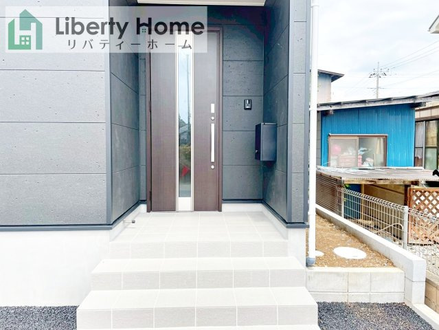 小美玉市納場第4　新築戸建のエントランス