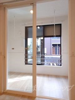 広島市安佐北区上深川町のアパートのバルコニー|便利なサンルーム