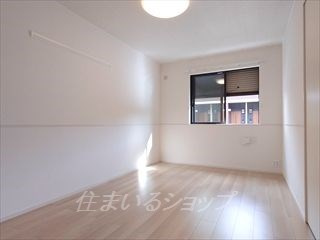 広島市安佐北区上深川町のアパートの寝室