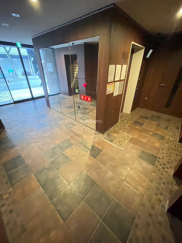 クリスタルブライト本町東のロビー