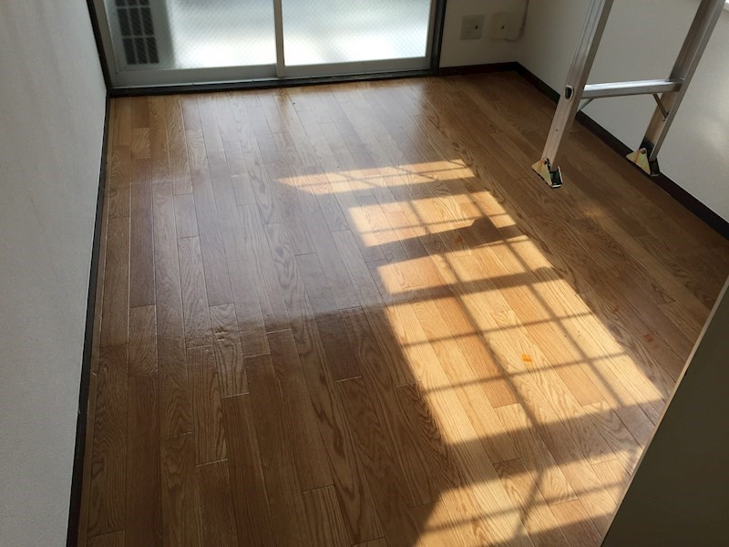 ライフピアウエストの寝室|フローリングでお掃除もラクラク♪