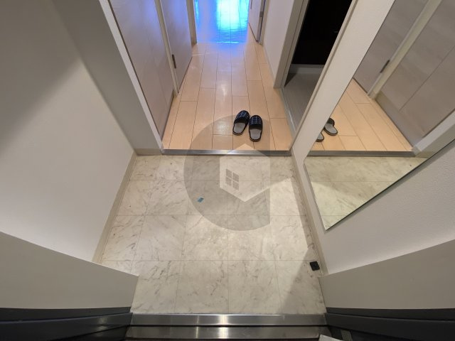 ボーベダー布施の玄関