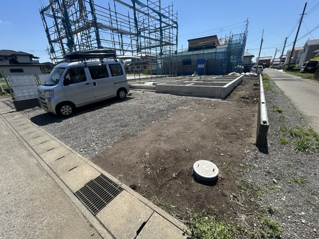 新築　太田市牛沢町　GRAFARE　1号棟の駐車場|現地写真　駐車スペースは並列3台分可能です！

