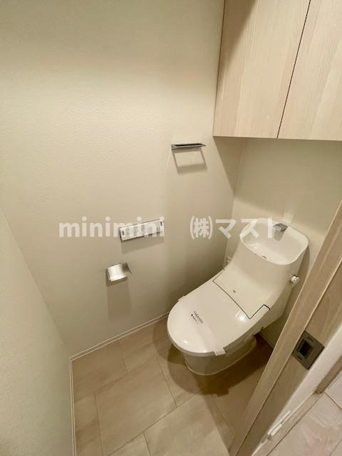 大阪市中央区瓦屋町１丁目の賃貸マンションのトイレ