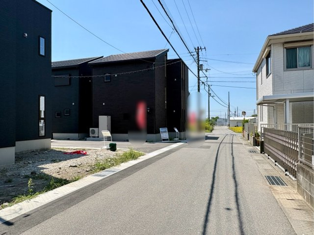 「全居室5帖以上」南国市大そね甲南国大そね5　4号地新築一戸建ての前面道路含む現地写真|8/2撮影