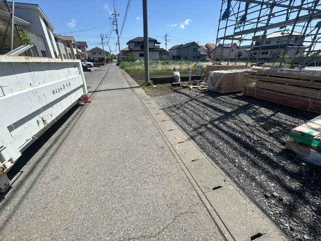 新築　太田市牛沢町　GRAFARE　2号棟の前面道路含む現地写真|現地写真　北側接道幅員4.5約ｍ