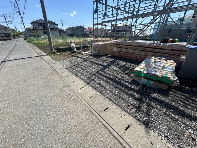 新築　太田市牛沢町　GRAFARE　2号棟の駐車場|現地写真　駐車スペースは並列3台分可能です！

