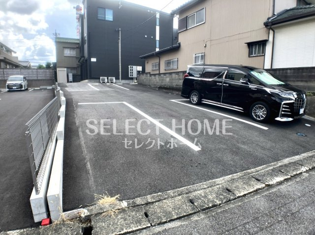 【駐車場】 | HOPE | 駐車場に車を止められます