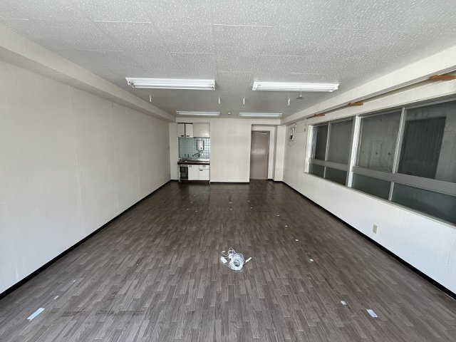 大阪市浪速区元町２丁目の店舗事務所の内装