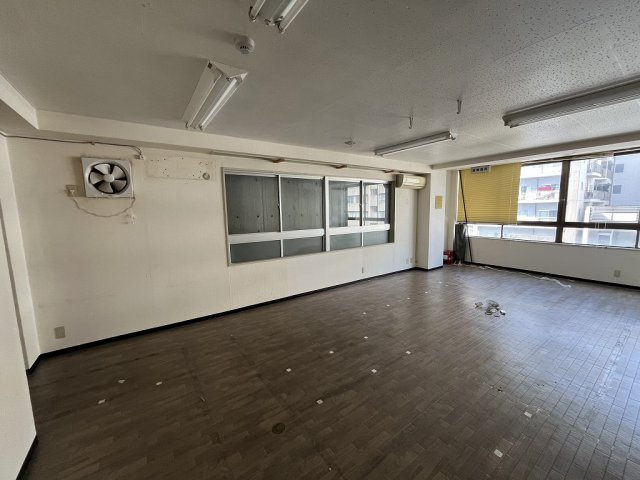 大阪市浪速区元町２丁目の店舗事務所の内装